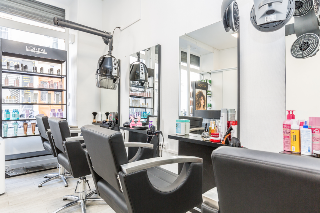 Coiffeur visagiste multiéthnique Paris 17 Horty Celia coiffeur Afro Europeen à Paris