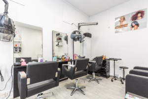 coiffeur visagiste certifié afro-européen Paris 17 salon de coiffure